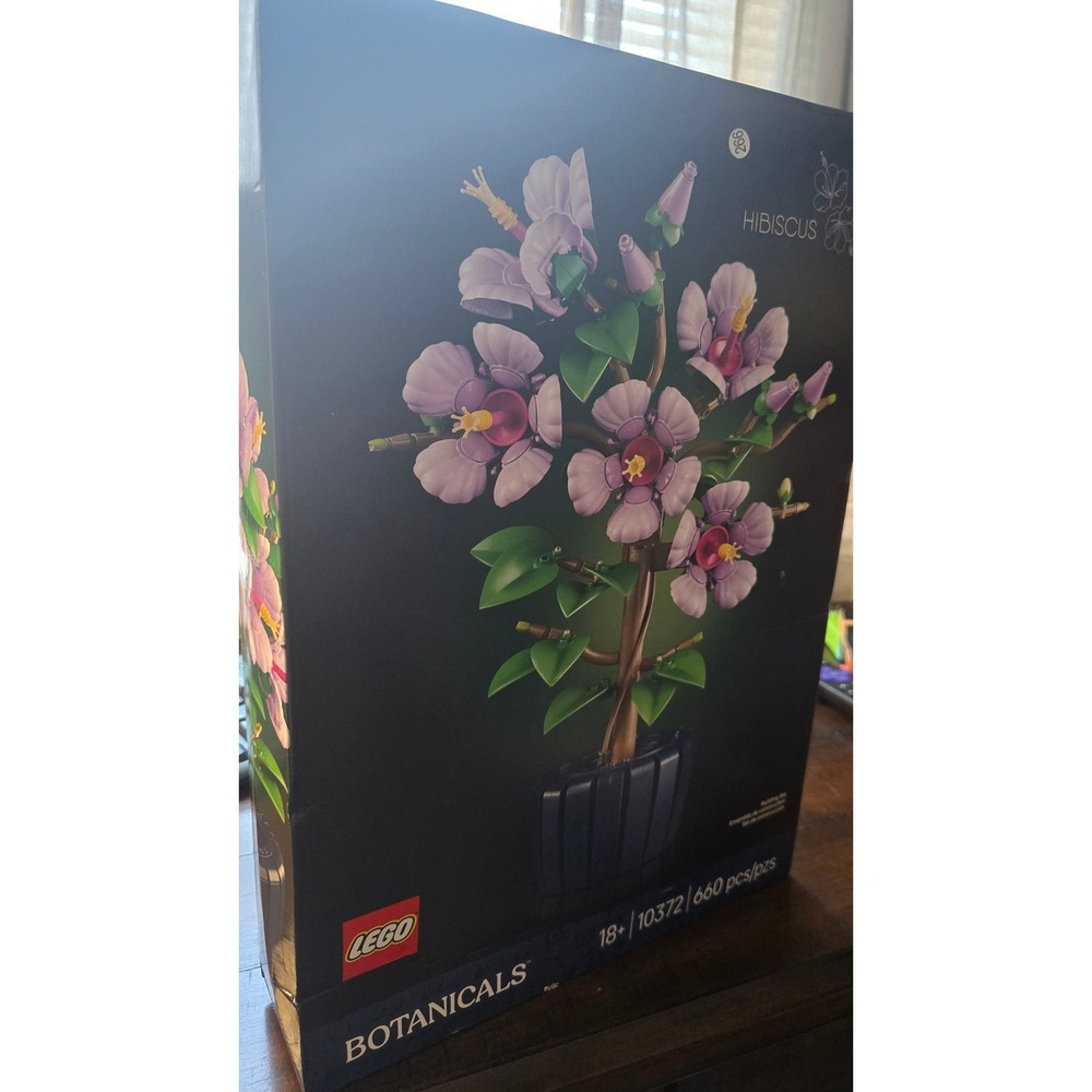 LEGO Botanicals Hibiscus 10372 Building Set 660 Pieces Purple Flower Decor NEW